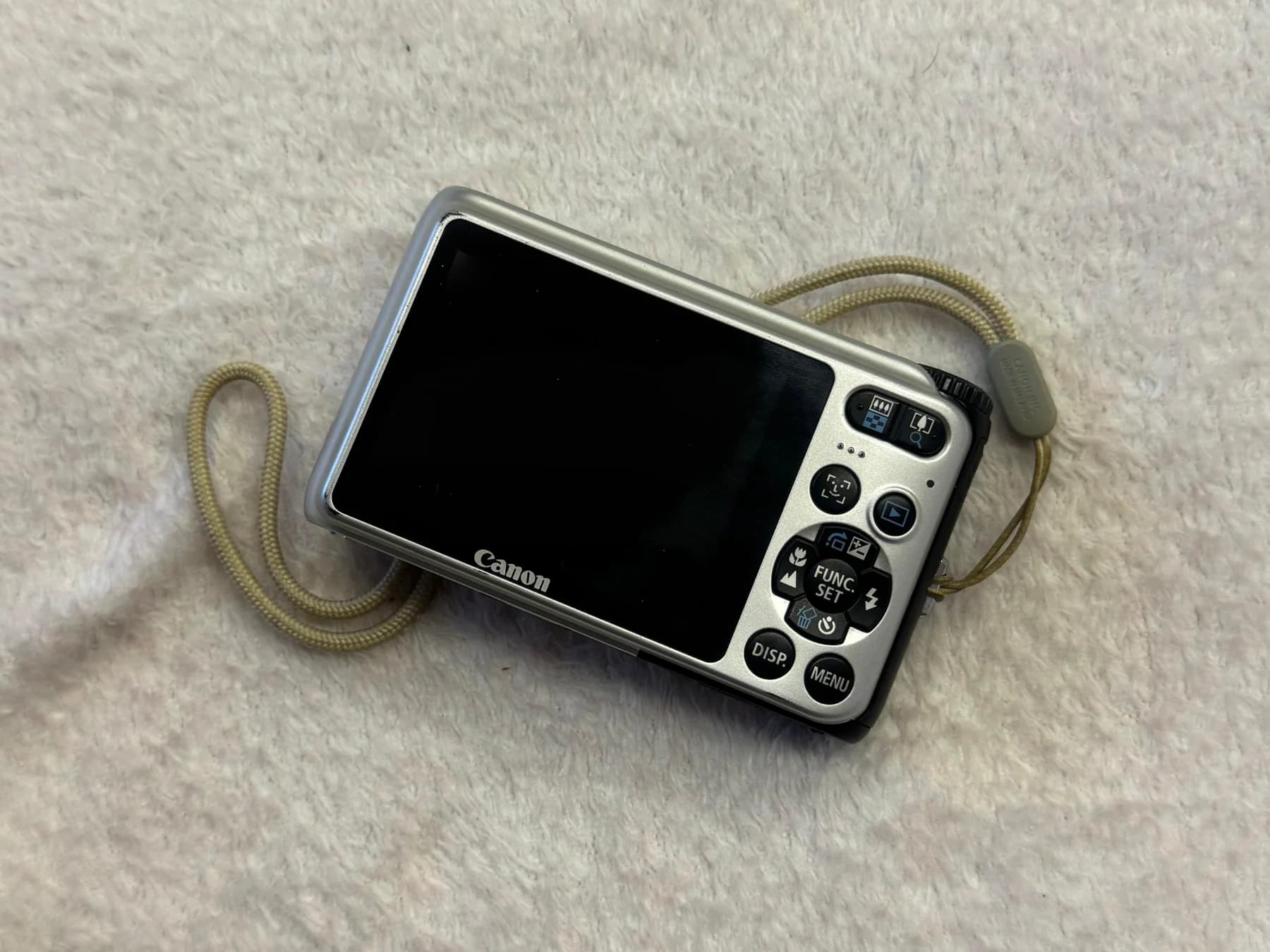 Canon PowerShot A3000 IS thumbnail 2