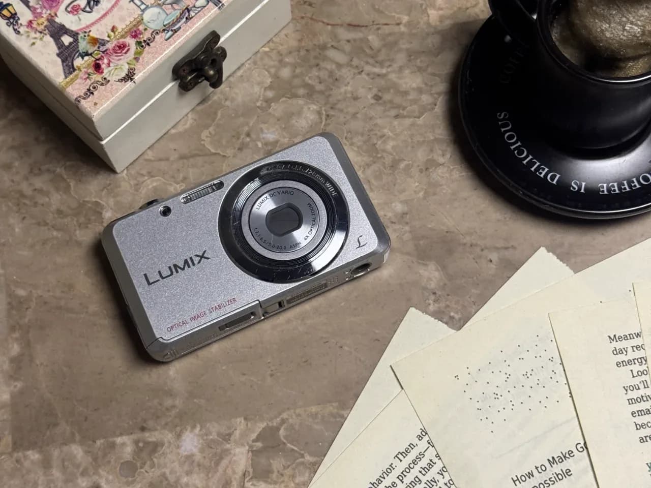 Lumix DMC FH4