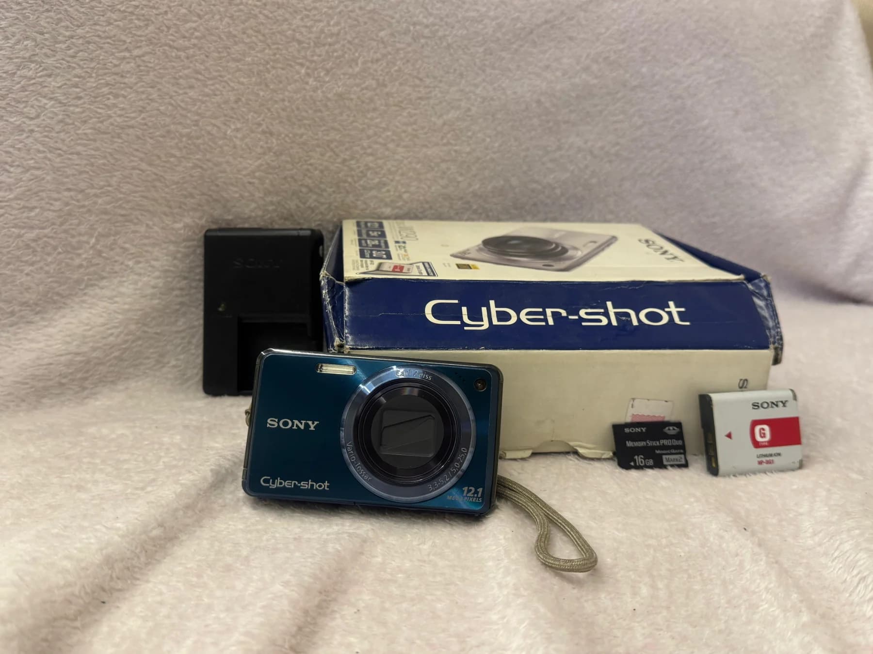 Sony Cyber-shot DSC-W290 thumbnail 3