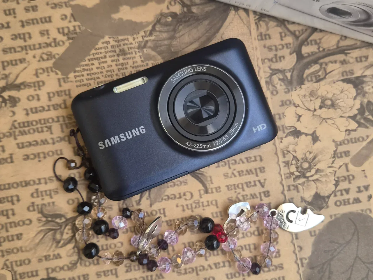 Samsung ES95 (with box)