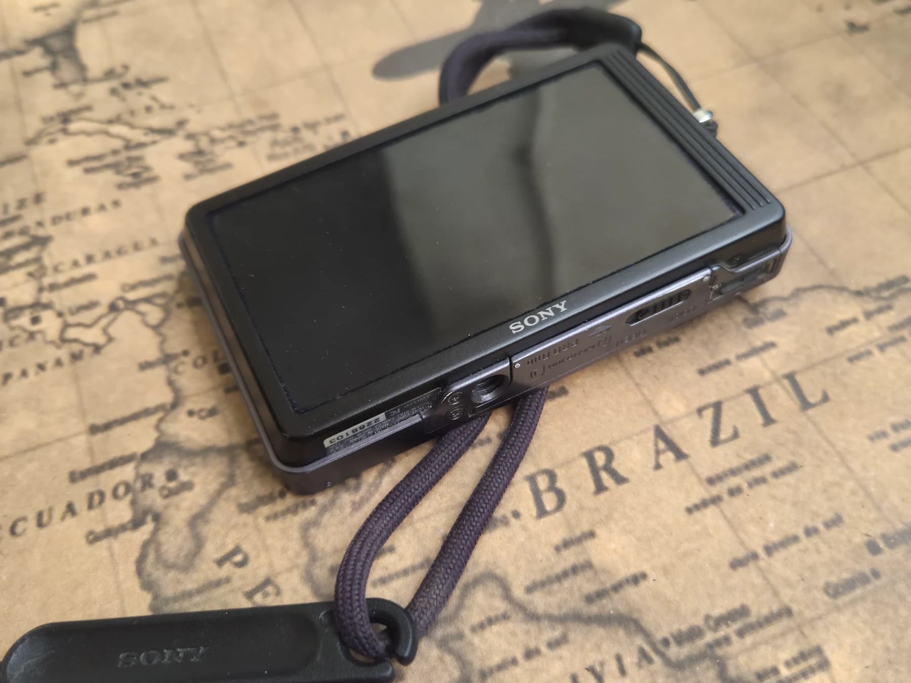 Sony cyber shot t700 thumbnail 2