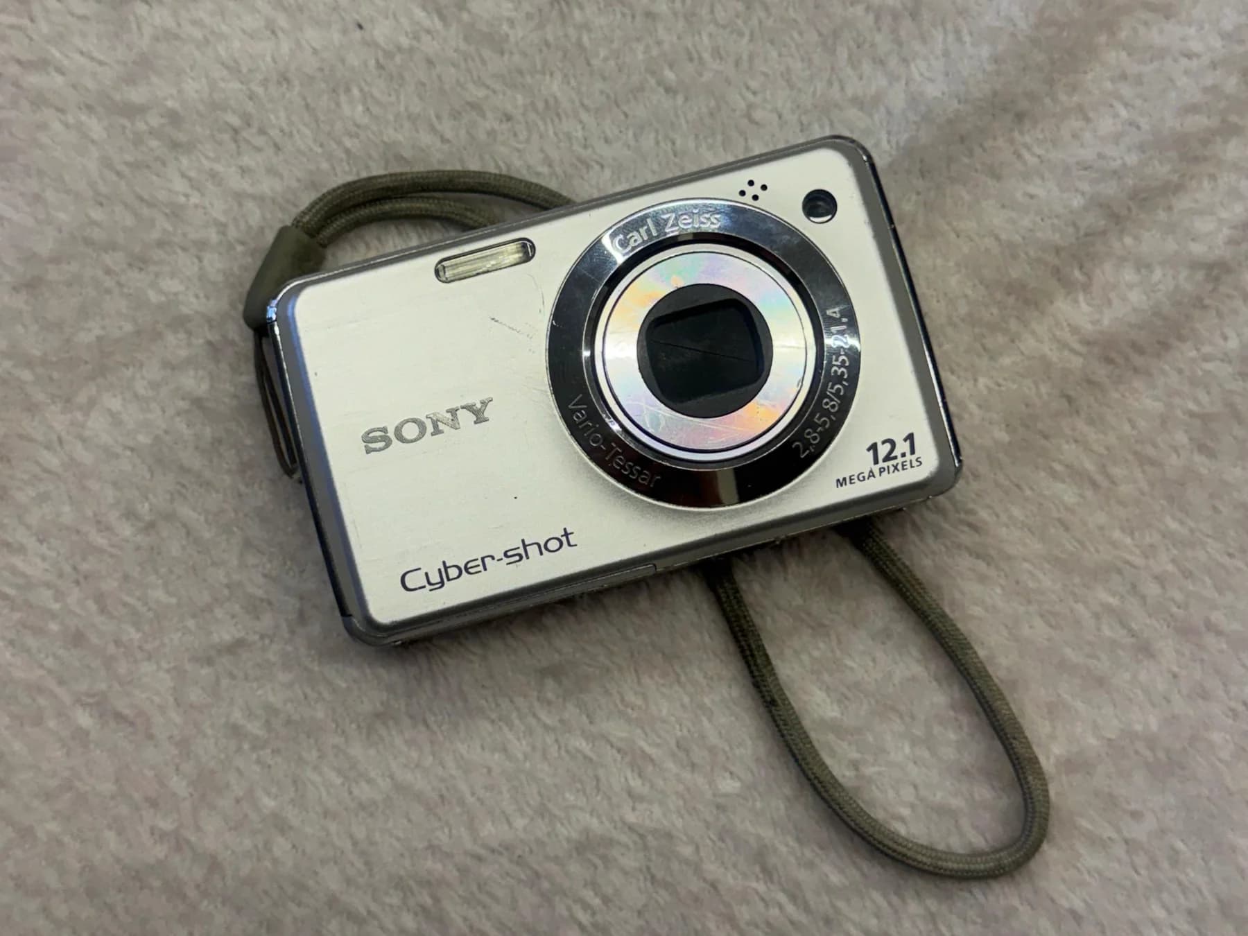 Sony Cyber-shot DSC-W210