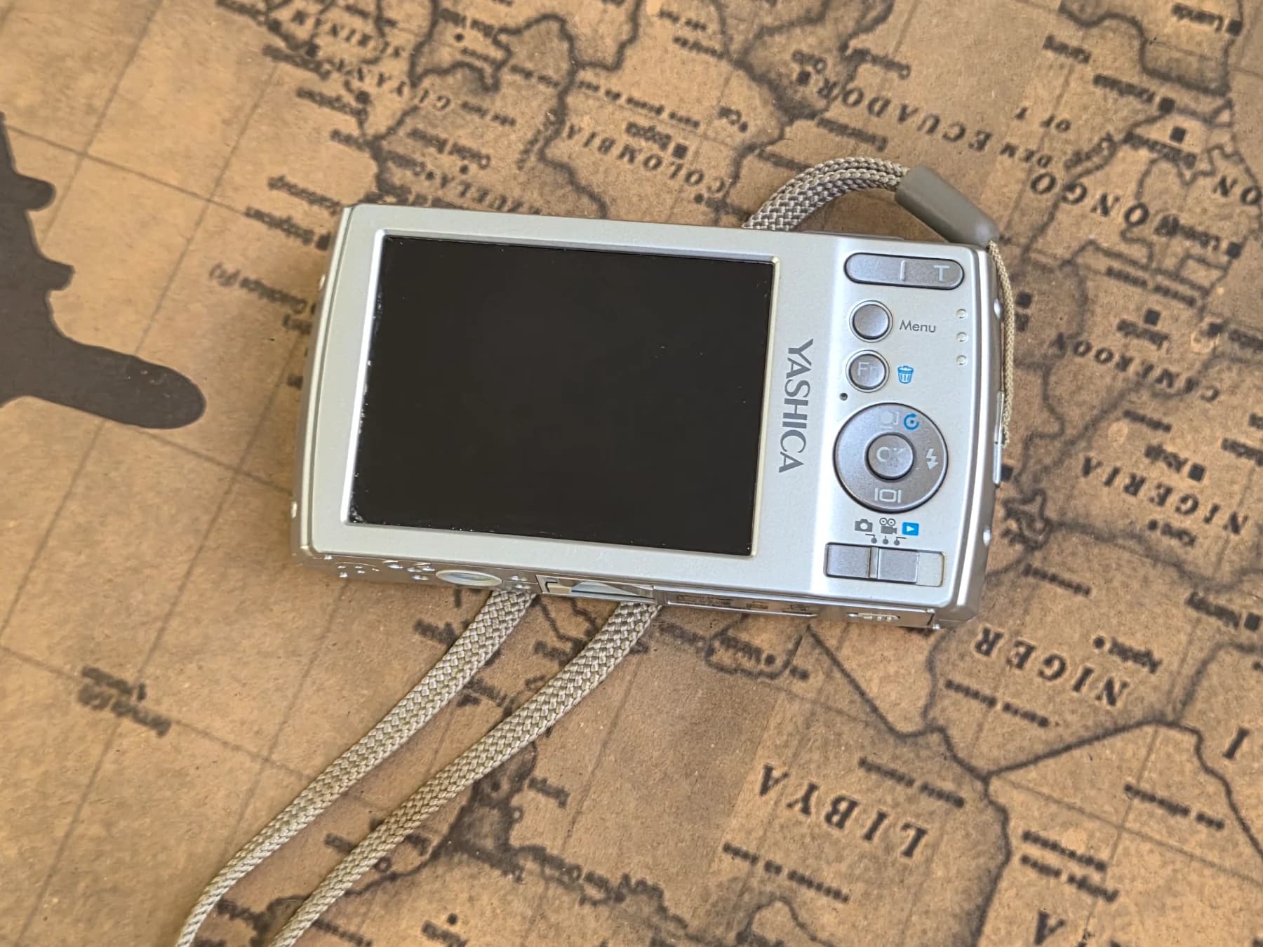 Yashica EZ W-401 thumbnail 2