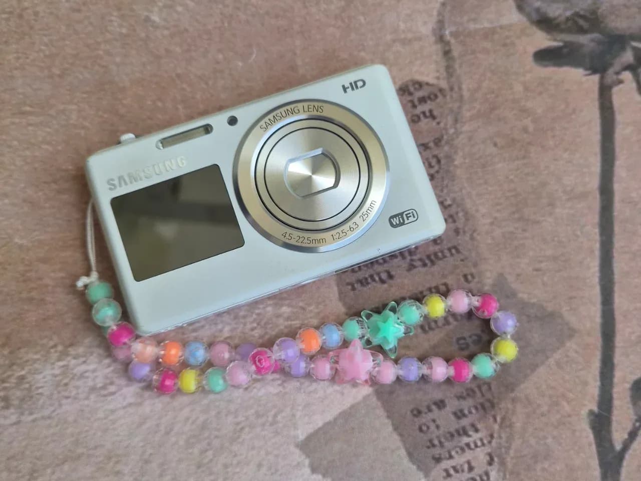 Samsung DV150F (Selfie Camera)