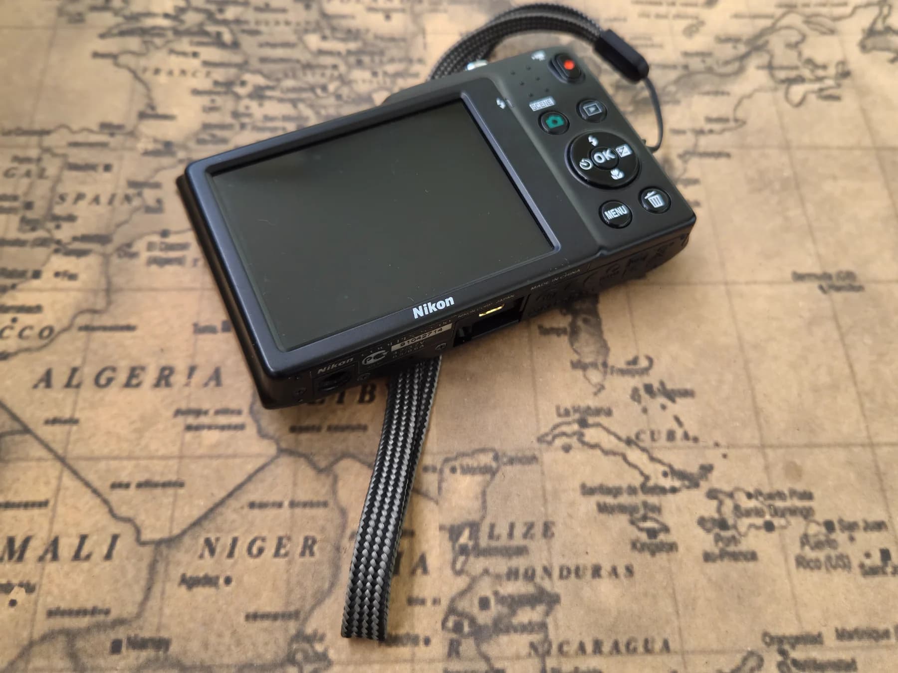 Nikon coolpix s2700 | Full box set thumbnail 2