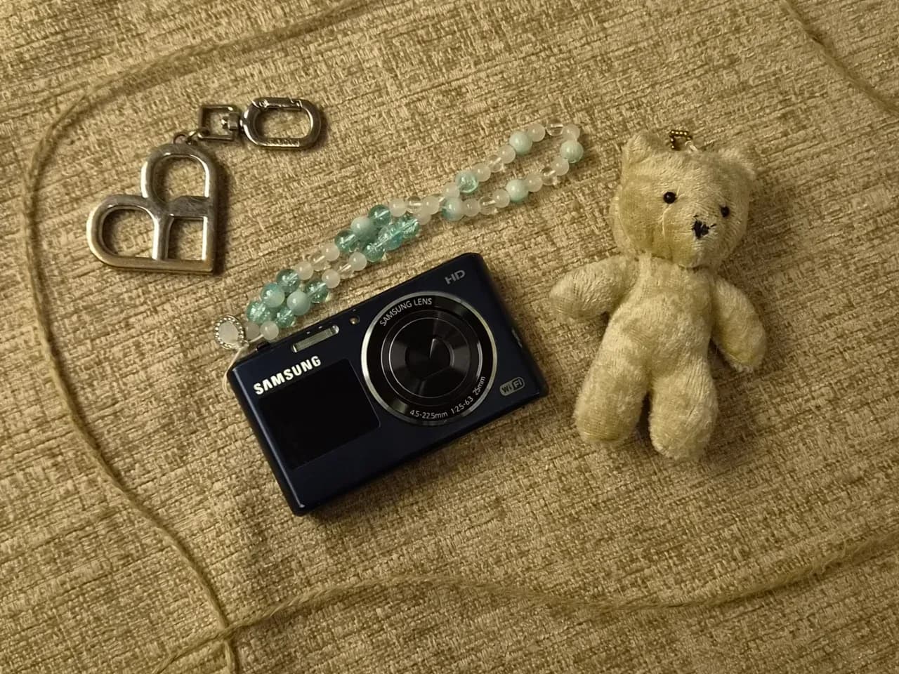 Samsung DV150F (Selfie Camera)
